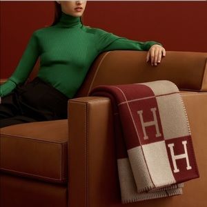 Hermes Avalon III Blanket in Rouge H/Ecru, NEW